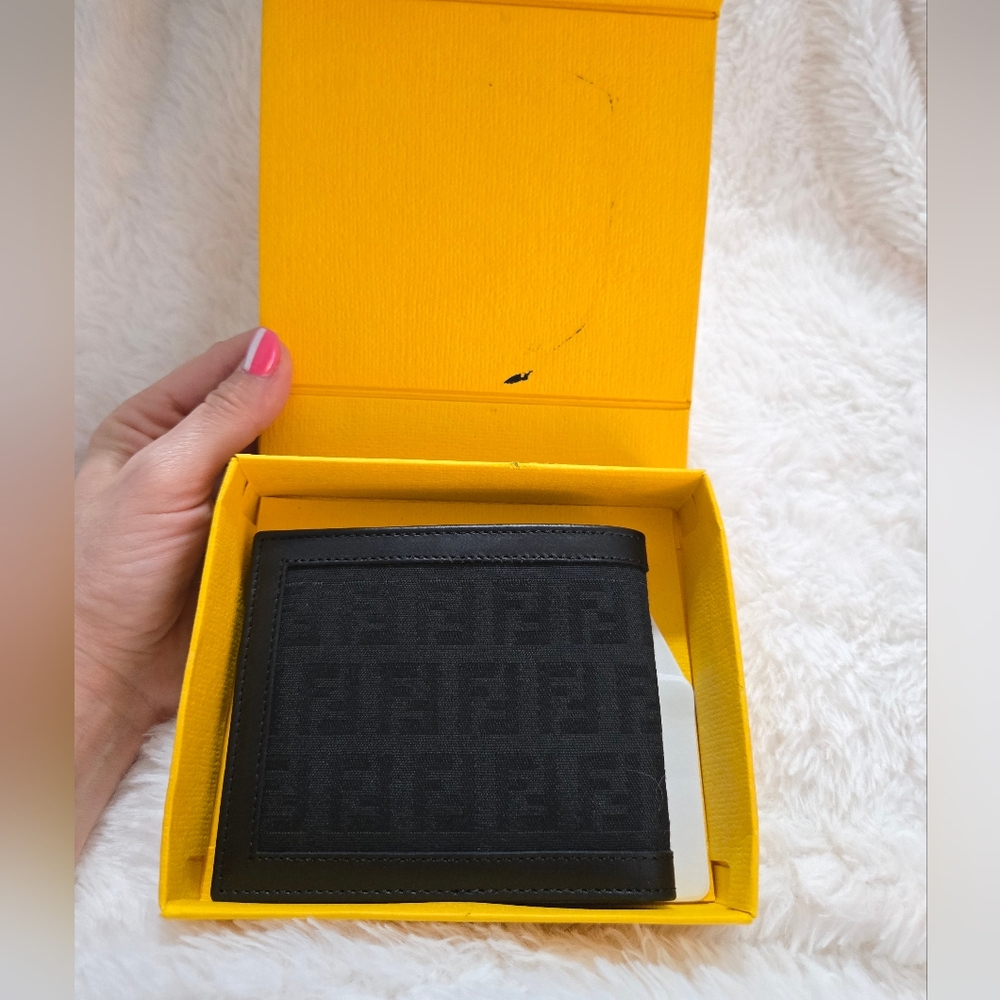 Fendi Black Zucchino Bifold Wallet LIKE NEW! - Picture 11 of 11